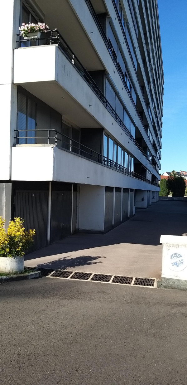 Offres de location Garage Limoges 87000